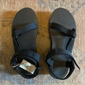 Teva Flatform Universal Sandals